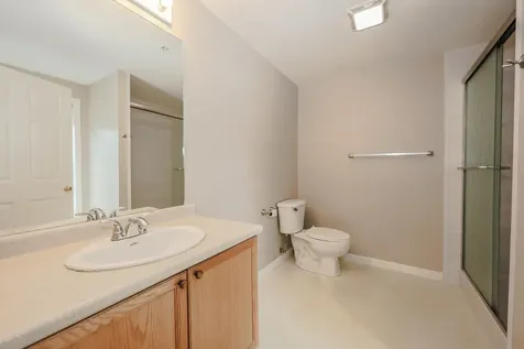 18 Crestview Circle Londonderry NH 03053
