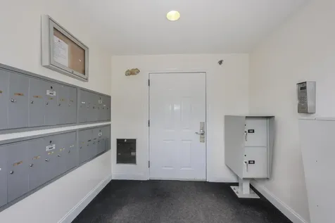 18 Crestview Circle Londonderry NH 03053