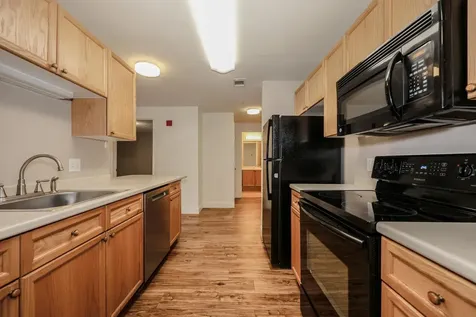 18 Crestview Circle Londonderry NH 03053