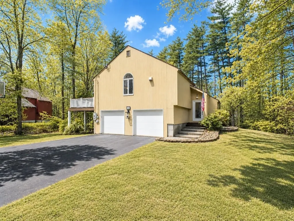 35 Radcliffe Drive Milford NH 03055