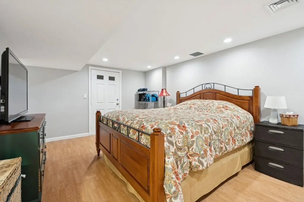 112 Winterwood Drive Londonderry NH 03053