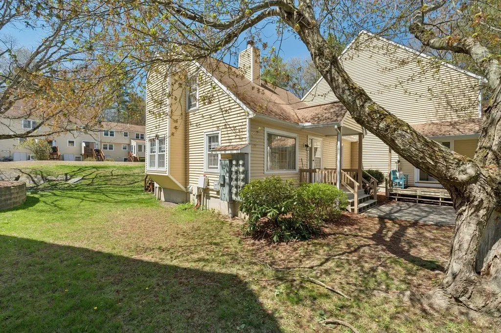 112 Winterwood Drive Londonderry NH 03053