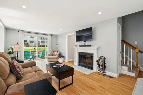 112 Winterwood Drive Londonderry NH 03053