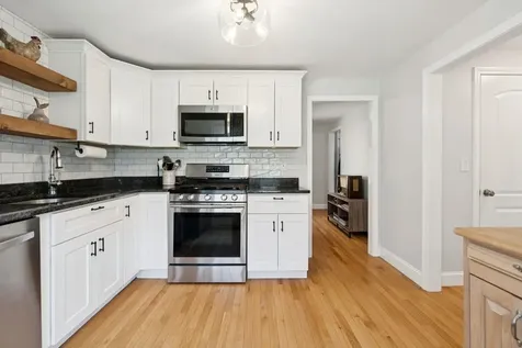 112 Winterwood Drive Londonderry NH 03053