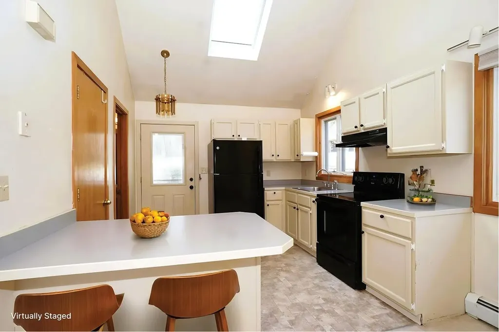 19 Waterfront Way Salem NH 03079