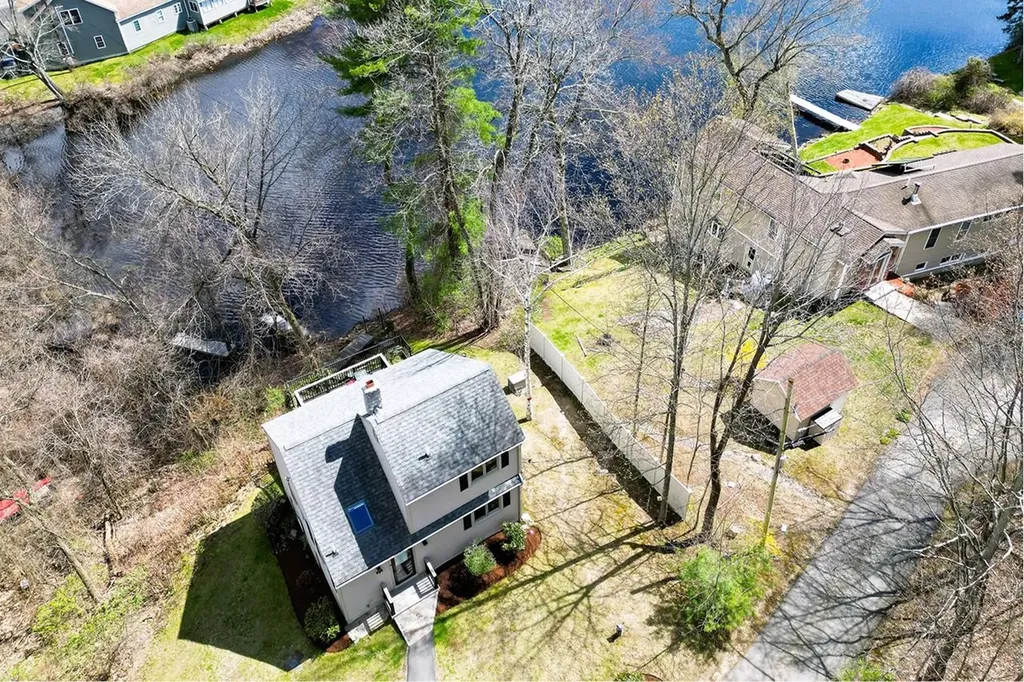 19 Waterfront Way Salem NH 03079