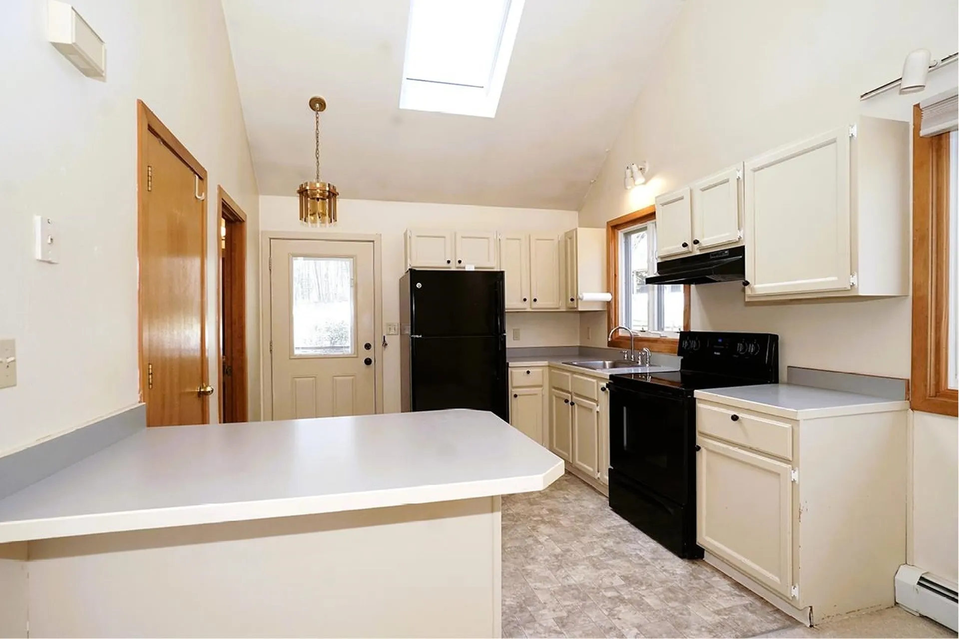 19 Waterfront Way Salem NH 03079