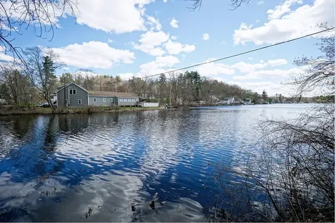 19 Waterfront Way Salem NH 03079