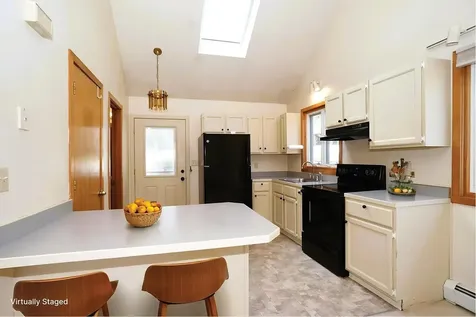 19 Waterfront Way Salem NH 03079