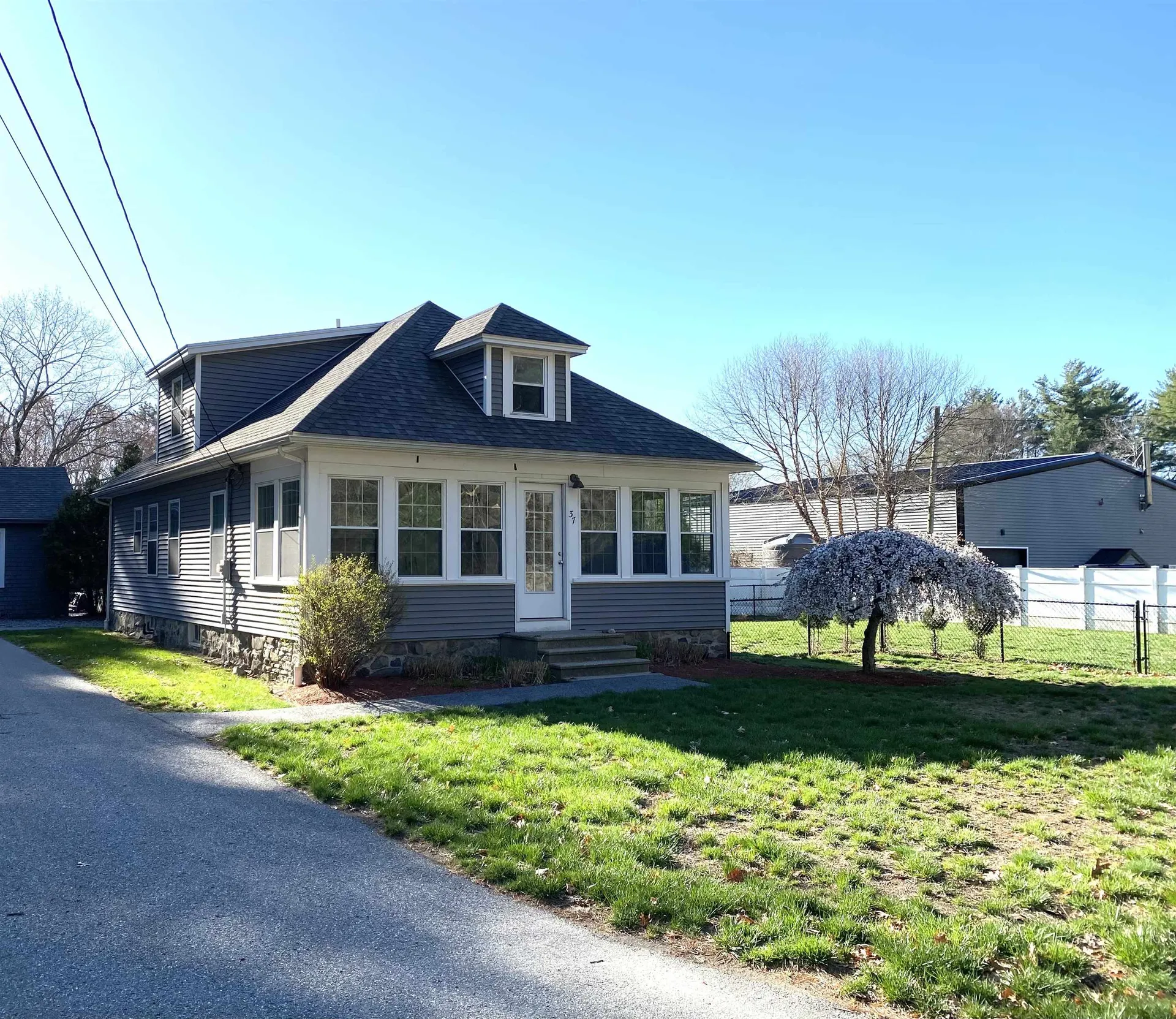 37 Lawrence Road Salem NH 03079