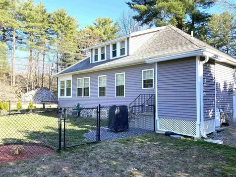 37 Lawrence Road Salem NH 03079