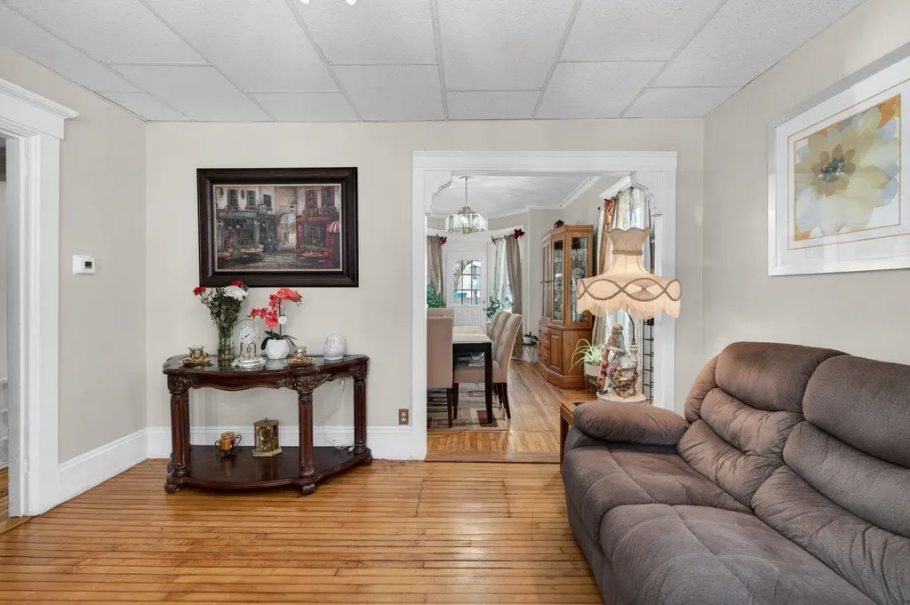 17 Academy Street Rochester NH 03867