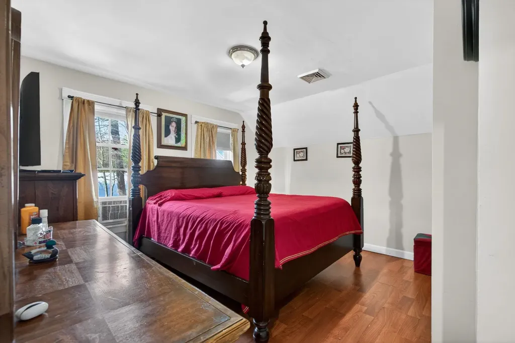 17 Academy Street Rochester NH 03867