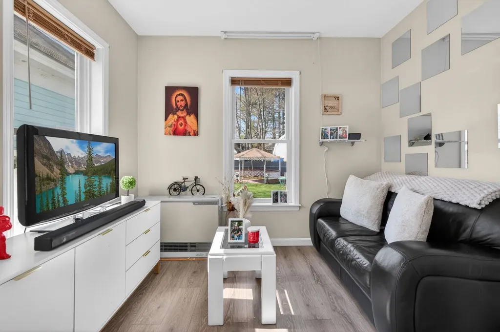 17 Academy Street Rochester NH 03867