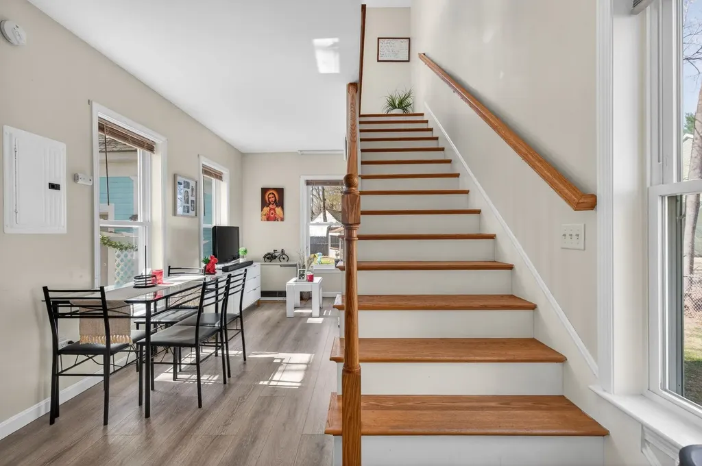 17 Academy Street Rochester NH 03867