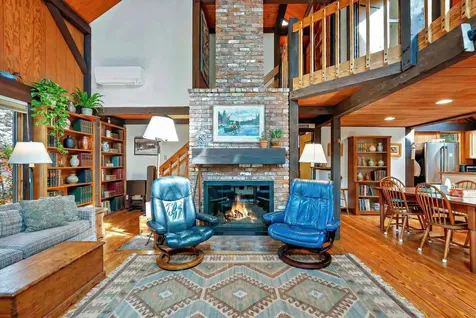 109 South Cove Road New London NH 03257