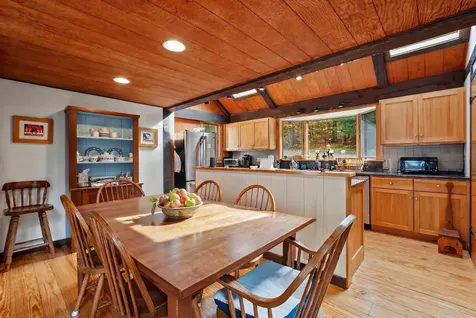 109 South Cove Road New London NH 03257