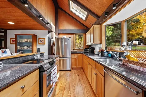 109 South Cove Road New London NH 03257