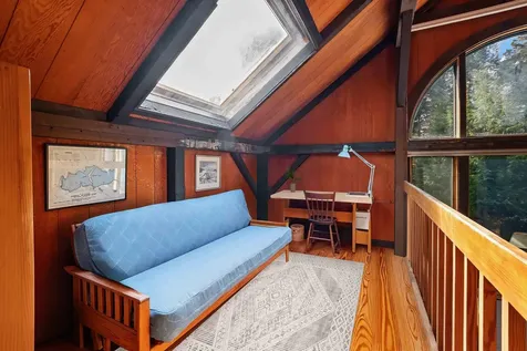 109 South Cove Road New London NH 03257