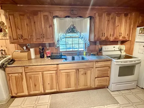 25 S Mayhew Road Hebron NH 03241