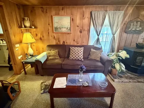 25 S Mayhew Road Hebron NH 03241
