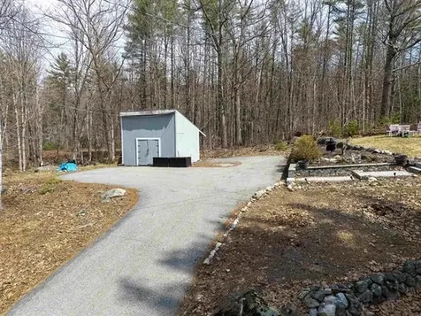 25 S Mayhew Road Hebron NH 03241