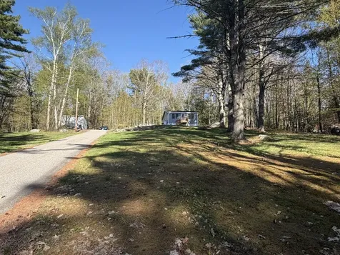 25 S Mayhew Road Hebron NH 03241