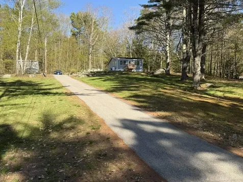 25 S Mayhew Road Hebron NH 03241