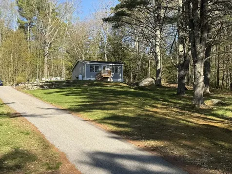 25 S Mayhew Road Hebron NH 03241