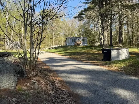 25 S Mayhew Road Hebron NH 03241