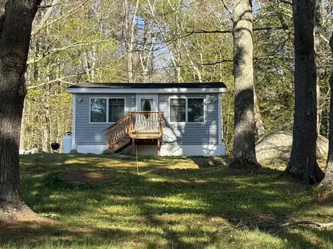 25 S Mayhew Road Hebron NH 03241