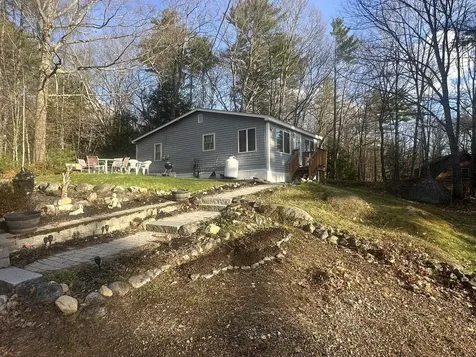 25 S Mayhew Road Hebron NH 03241