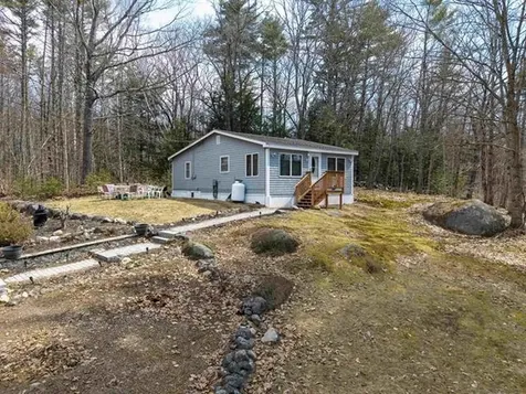 25 S Mayhew Road Hebron NH 03241