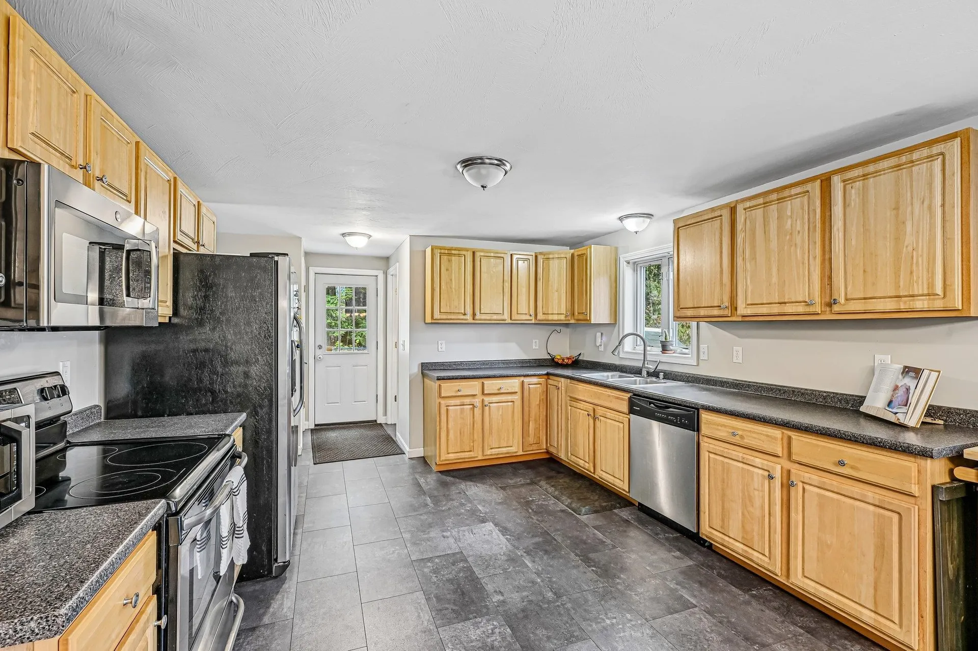 17 Seminole Road Hillsborough NH 03244