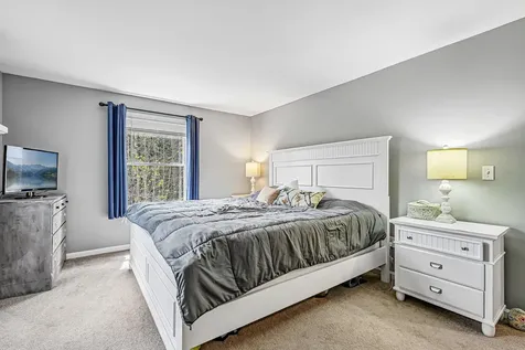 17 Seminole Road Hillsborough NH 03244