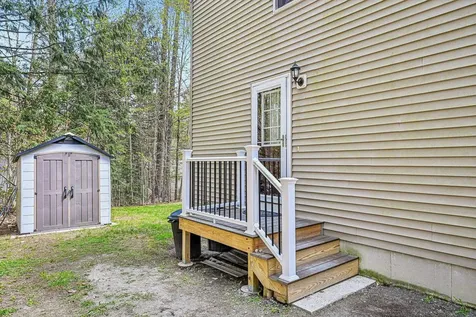 17 Seminole Road Hillsborough NH 03244