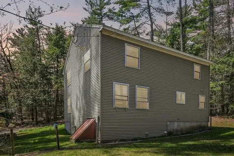 17 Seminole Road Hillsborough NH 03244
