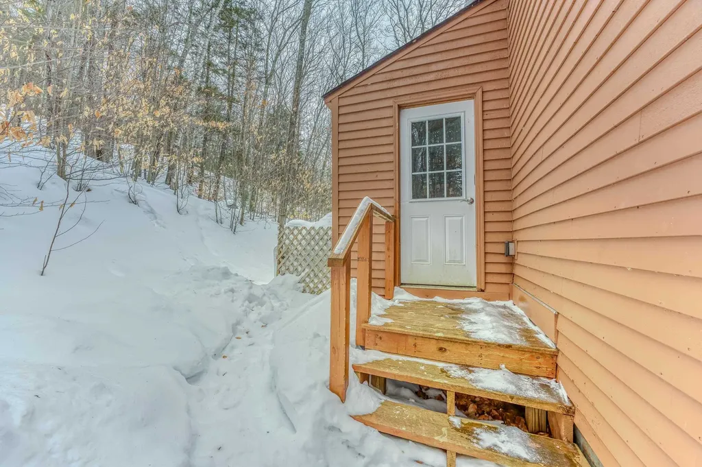 30 Porcupine Drive Campton NH 03223