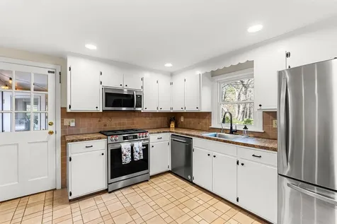 410 E View Drive Pembroke NH 03275