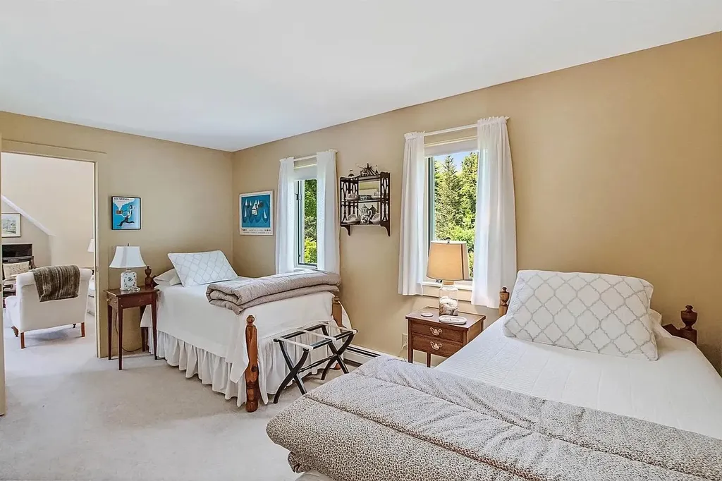 193 Maple Lane New London NH 03257