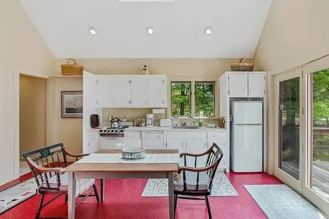 193 Maple Lane New London NH 03257
