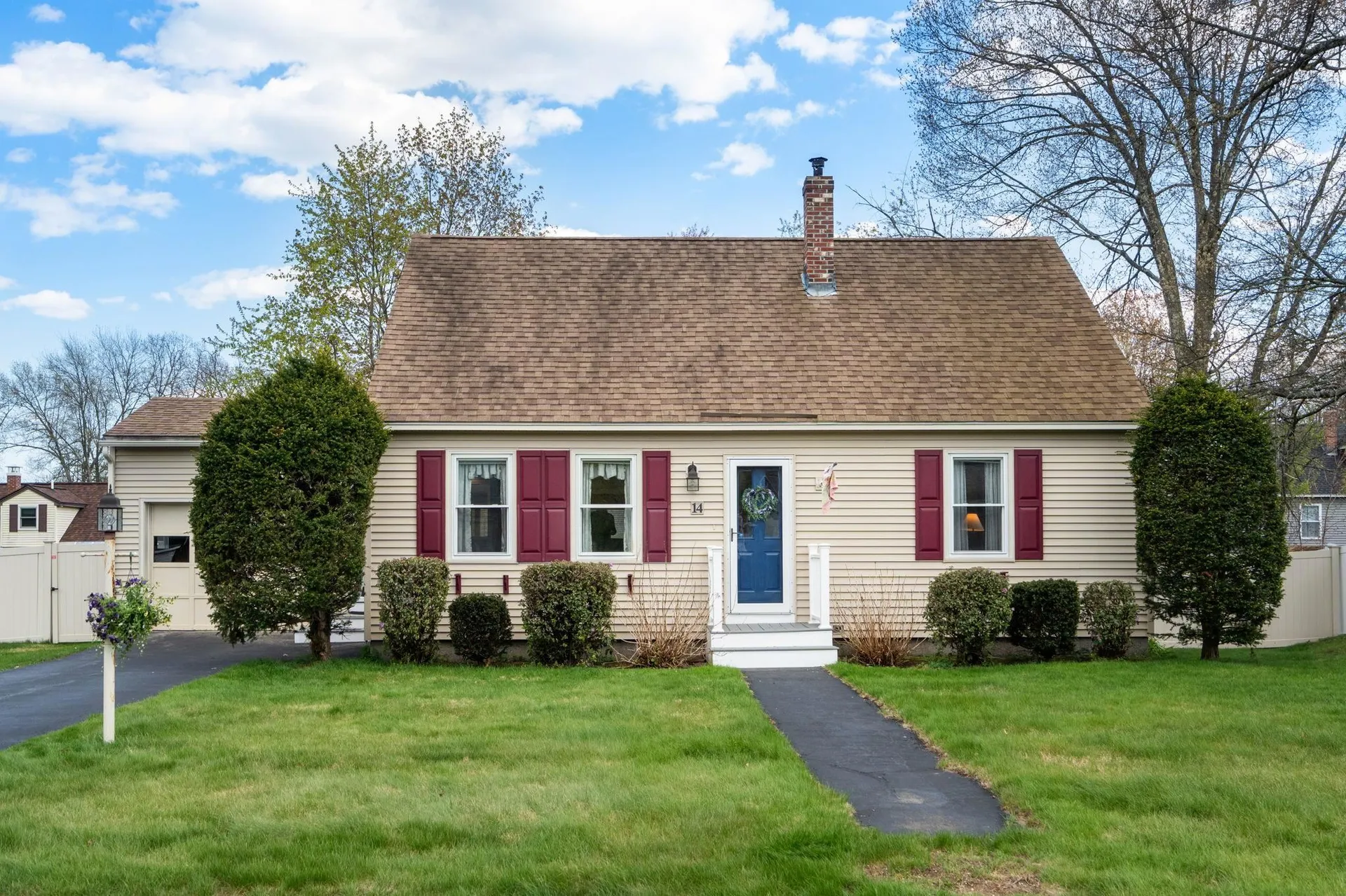 14 Trinity Drive Nashua NH 03063