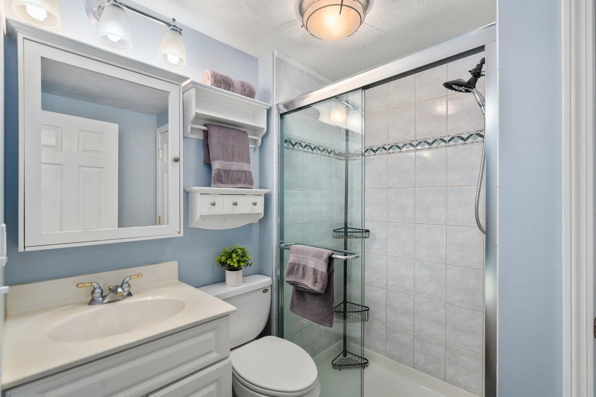 14 Trinity Drive Nashua NH 03063