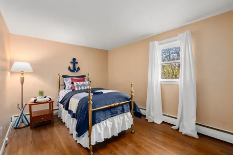 14 Trinity Drive Nashua NH 03063