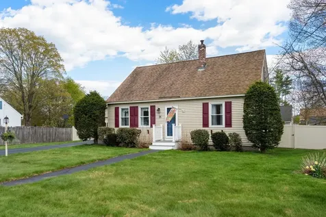 14 Trinity Drive Nashua NH 03063