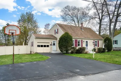 14 Trinity Drive Nashua NH 03063
