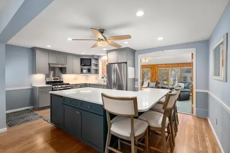 14 Trinity Drive Nashua NH 03063