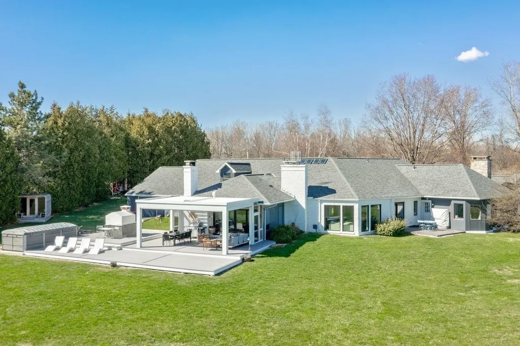 431 Mcgregor Point Alburgh VT 05440