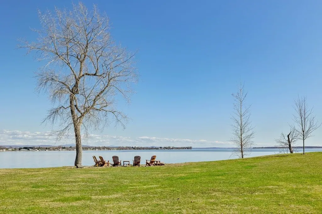 431 Mcgregor Point Alburgh VT 05440