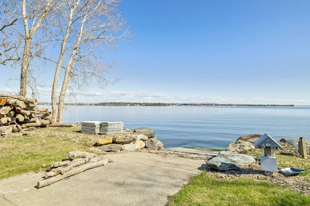 431 Mcgregor Point Alburgh VT 05440